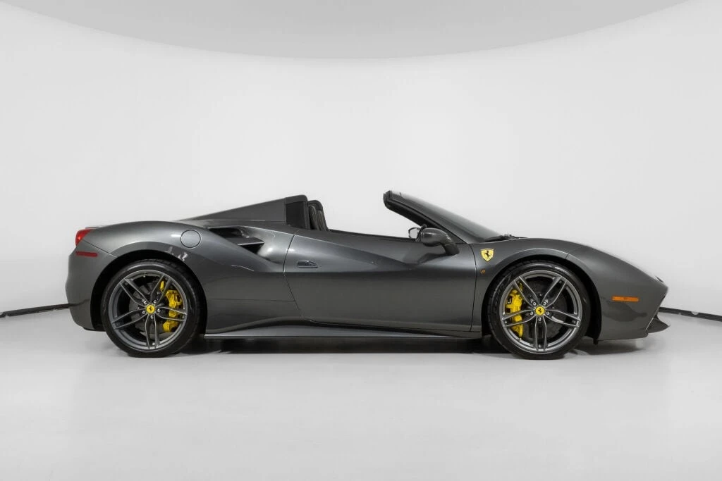 2017 Ferrari 488 Spider - Image 10 of 31