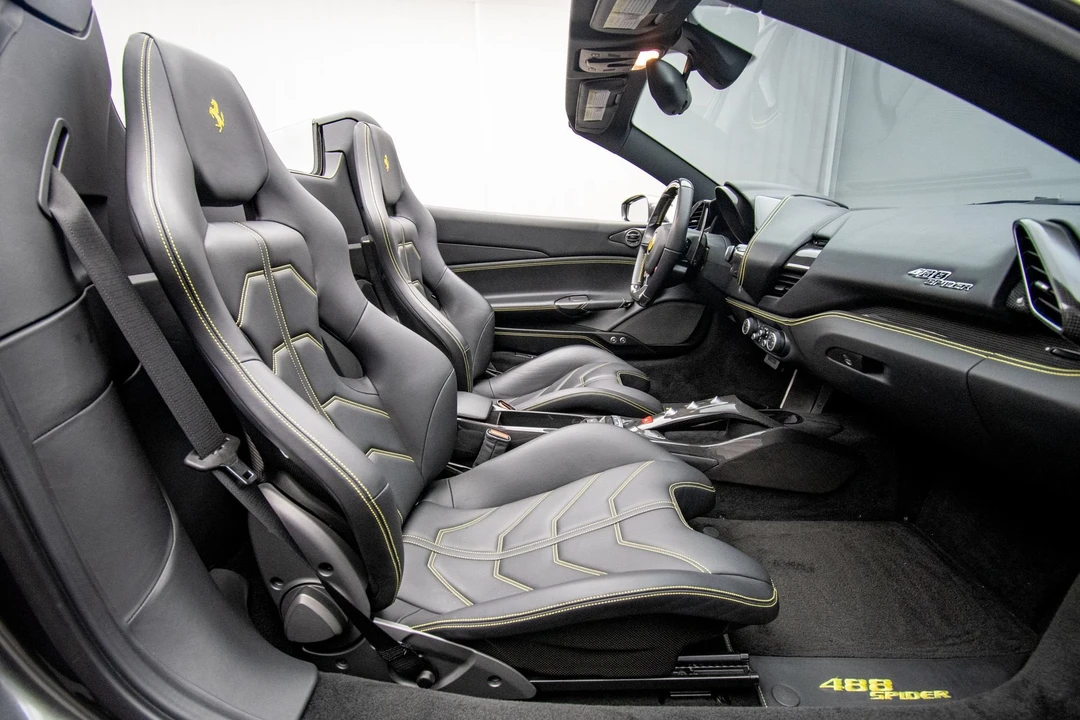 2017 Ferrari 488 Spider - Image 21 of 31