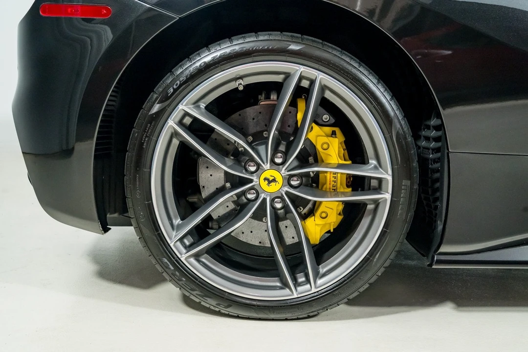 2017 Ferrari 488 Spider - Image 25 of 31