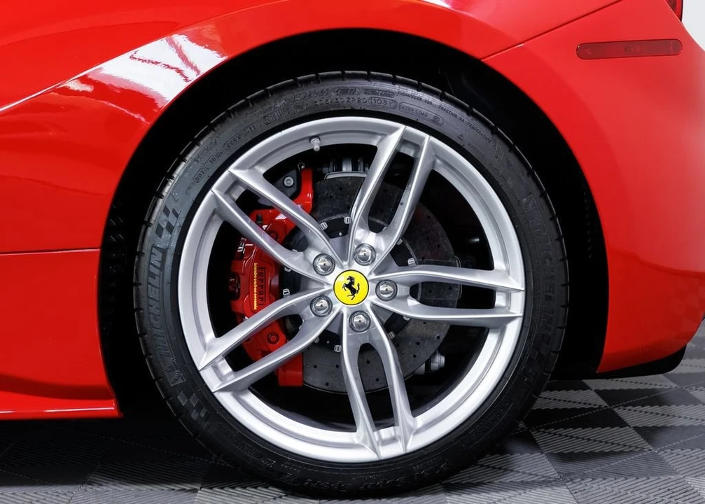 2017 Ferrari 488 Spider - Image 10 of 31