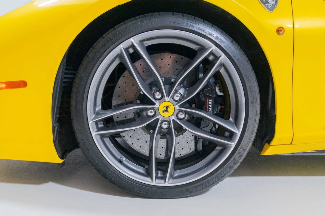 2017 Ferrari 488 Spider - Image 22 of 31