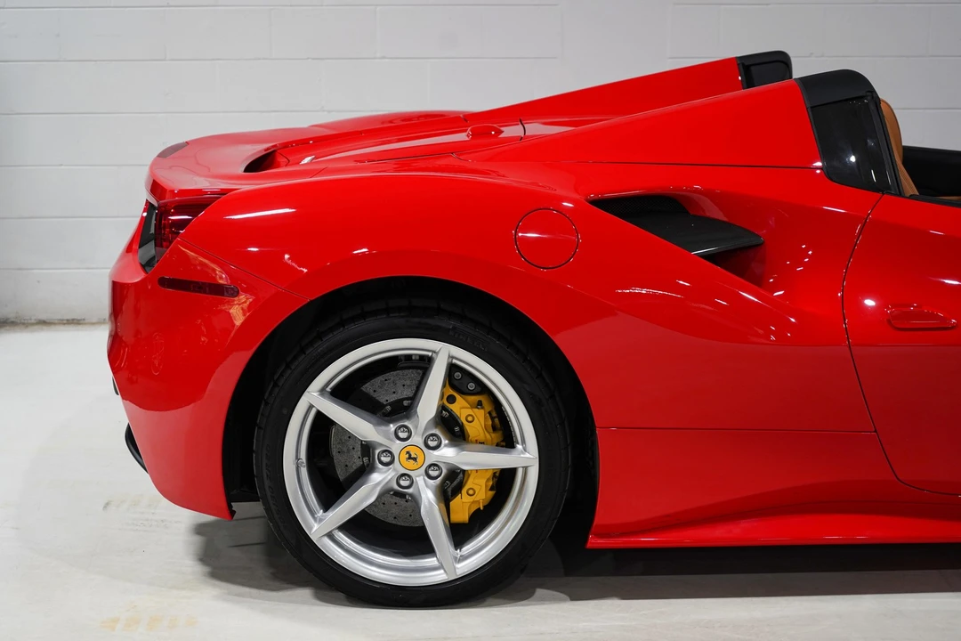 2017 Ferrari 488 Spider - Image 21 of 31