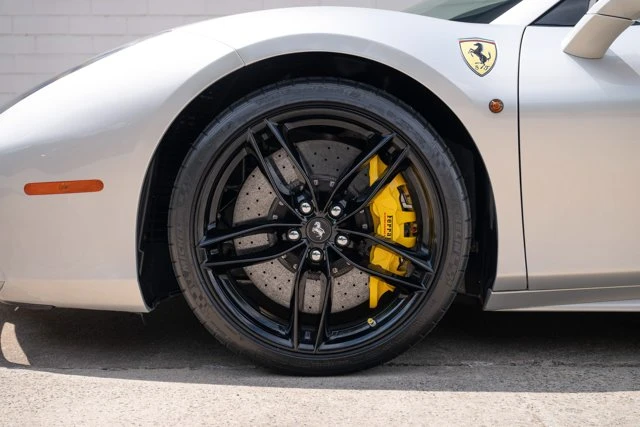 2017 Ferrari 488 Spider - Image 15 of 31