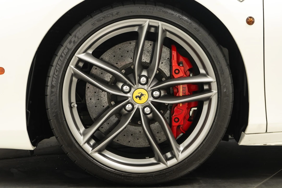 2017 Ferrari 488 Spider - Image 10 of 12