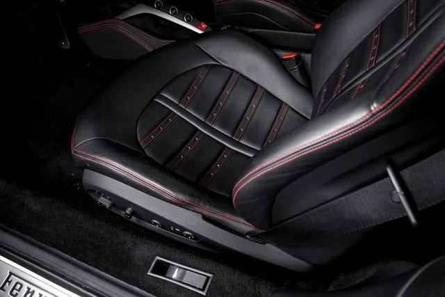 2017 Ferrari 488 Spider - Image 21 of 31