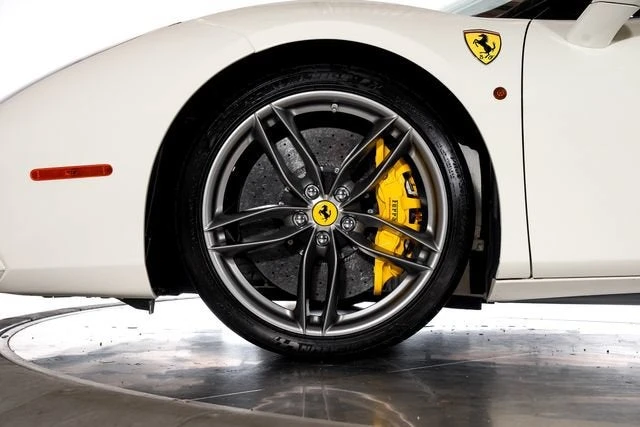 2017 Ferrari 488 Spider - Image 15 of 31