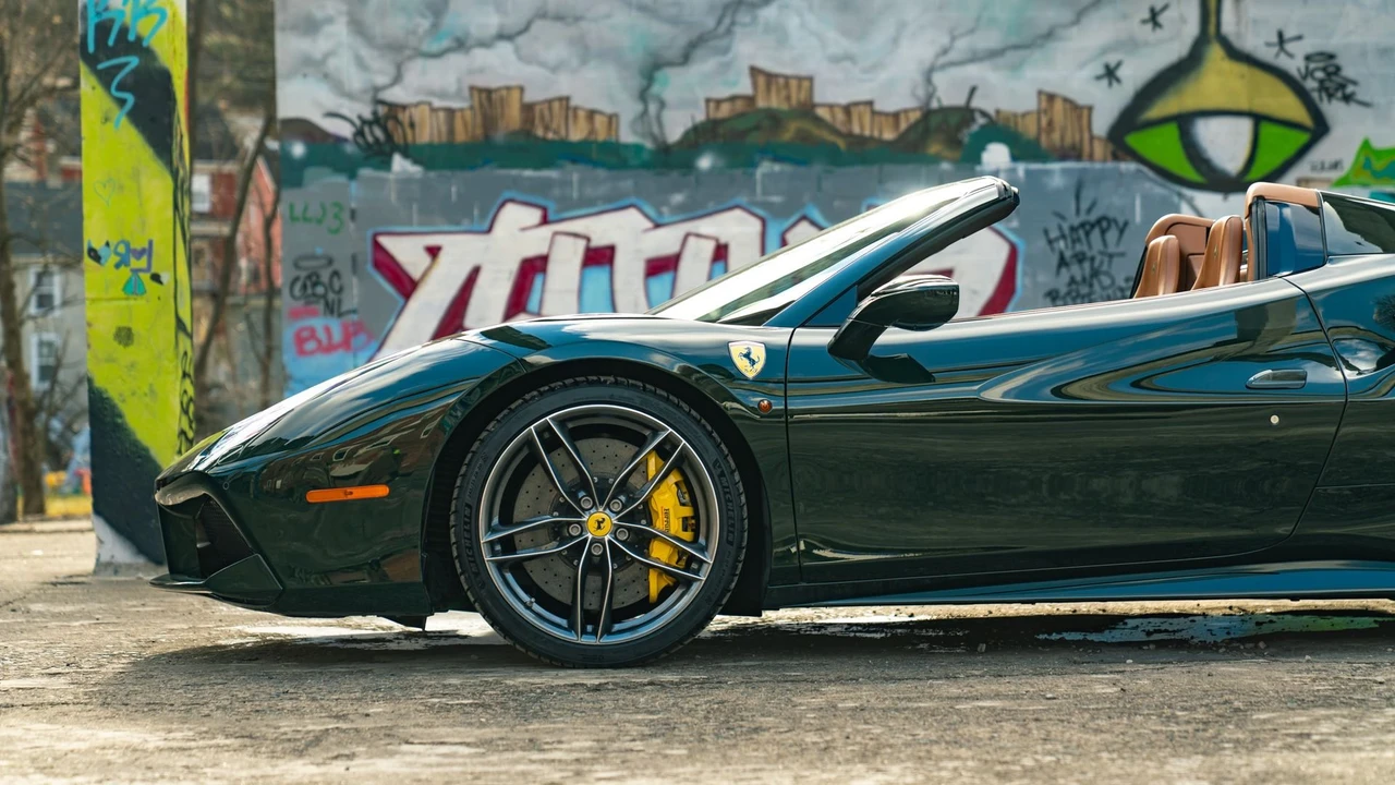 2017 Ferrari 488 Spider - Image 24 of 31