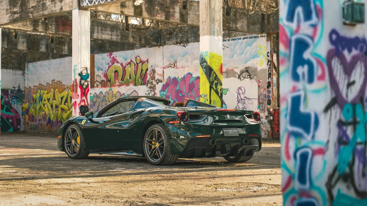 2017 Ferrari 488 Spider - Image 28 of 31