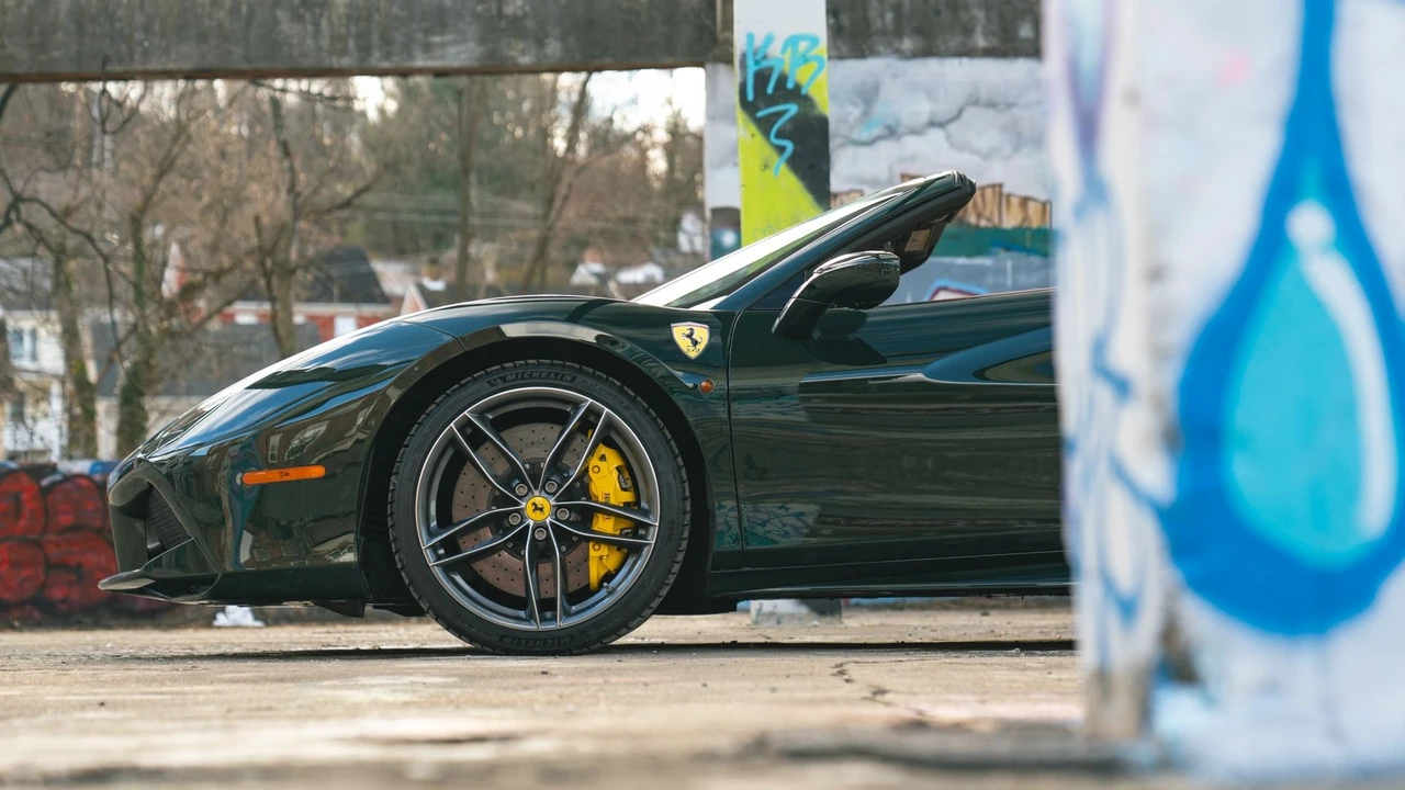 2017 Ferrari 488 Spider - Image 13 of 31