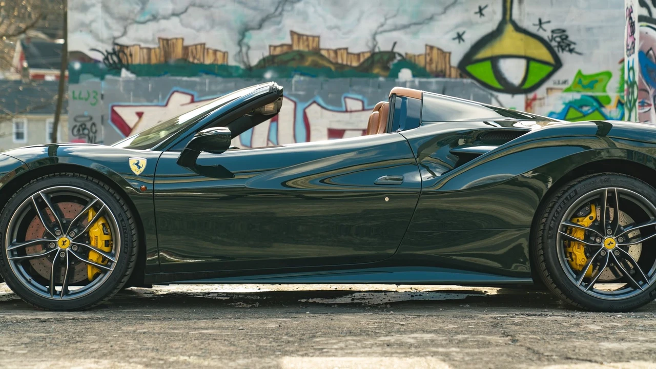 2017 Ferrari 488 Spider - Image 25 of 31