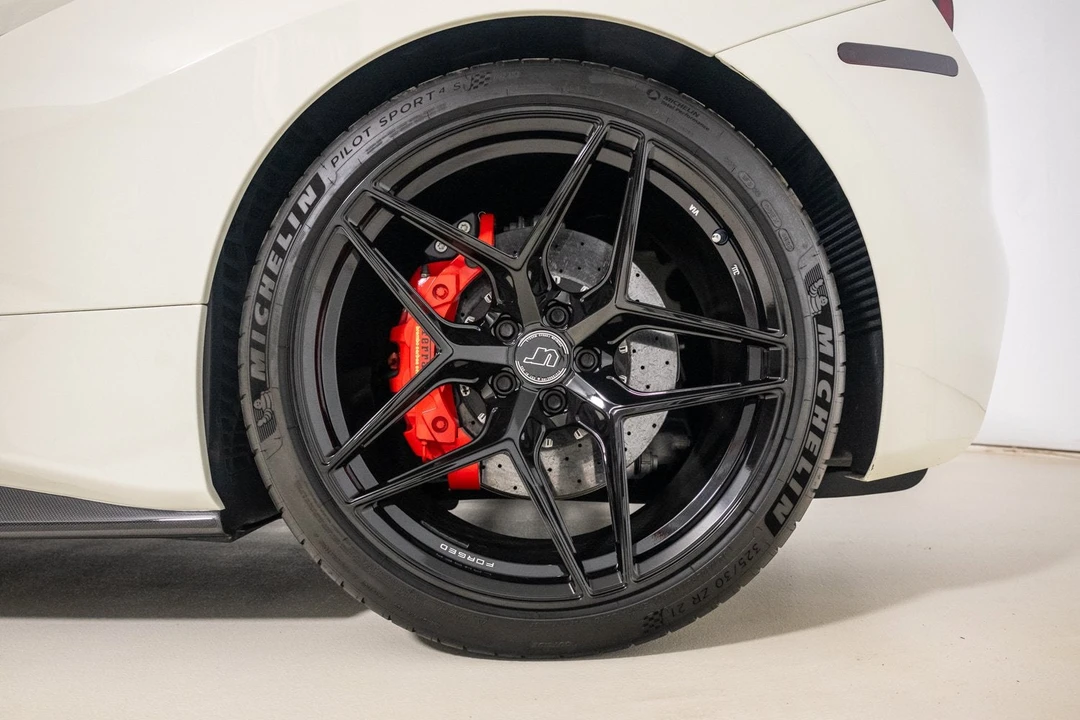 2017 Ferrari 488 Spider - Image 23 of 31