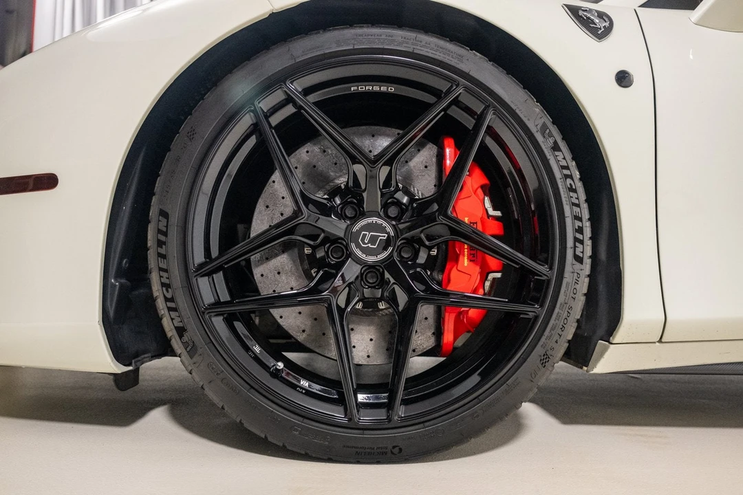 2017 Ferrari 488 Spider - Image 24 of 31