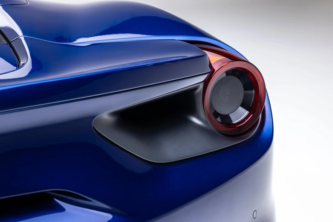 2017 Ferrari 488 Spider - Image 28 of 31