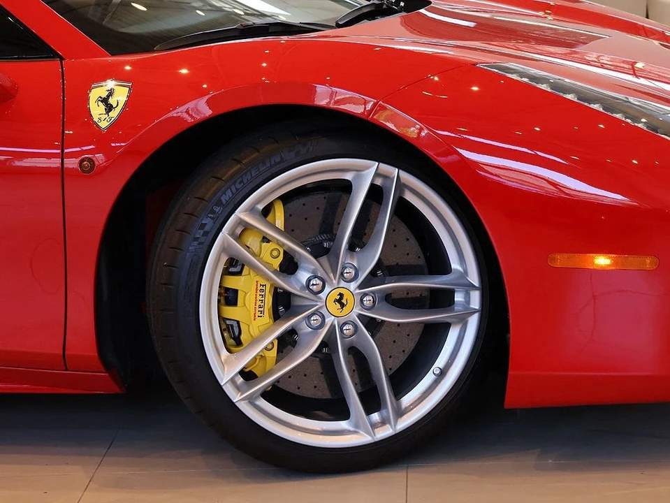 2017 Ferrari 488 Spider - Image 13 of 31