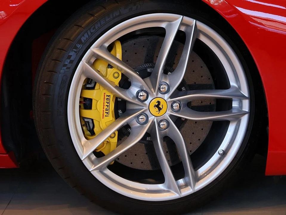 2017 Ferrari 488 Spider - Image 8 of 31