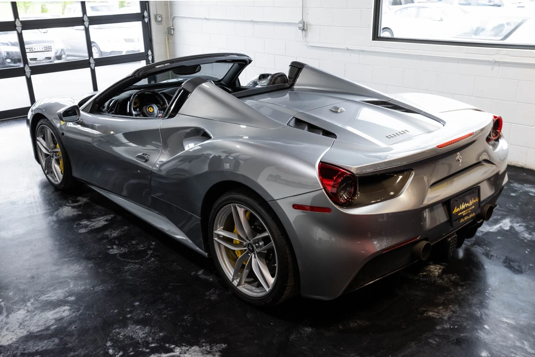 2017 Ferrari - Image 11 of 31