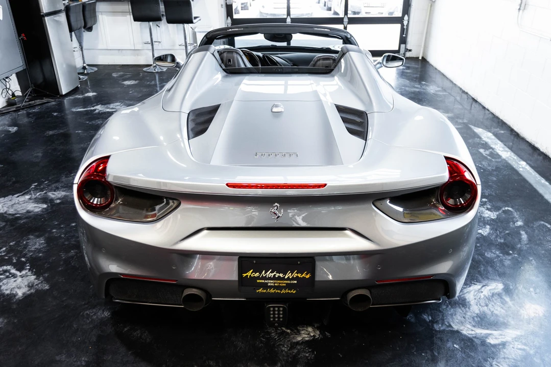 2017 Ferrari - Image 9 of 31