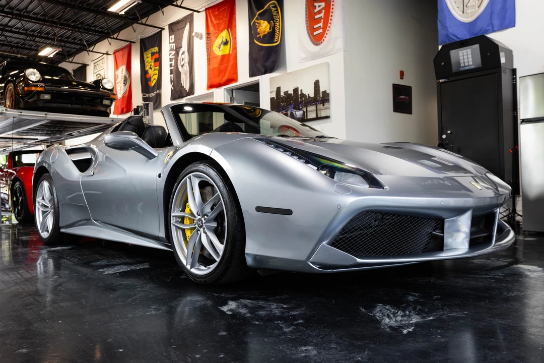 2017 Ferrari - Image 6 of 31