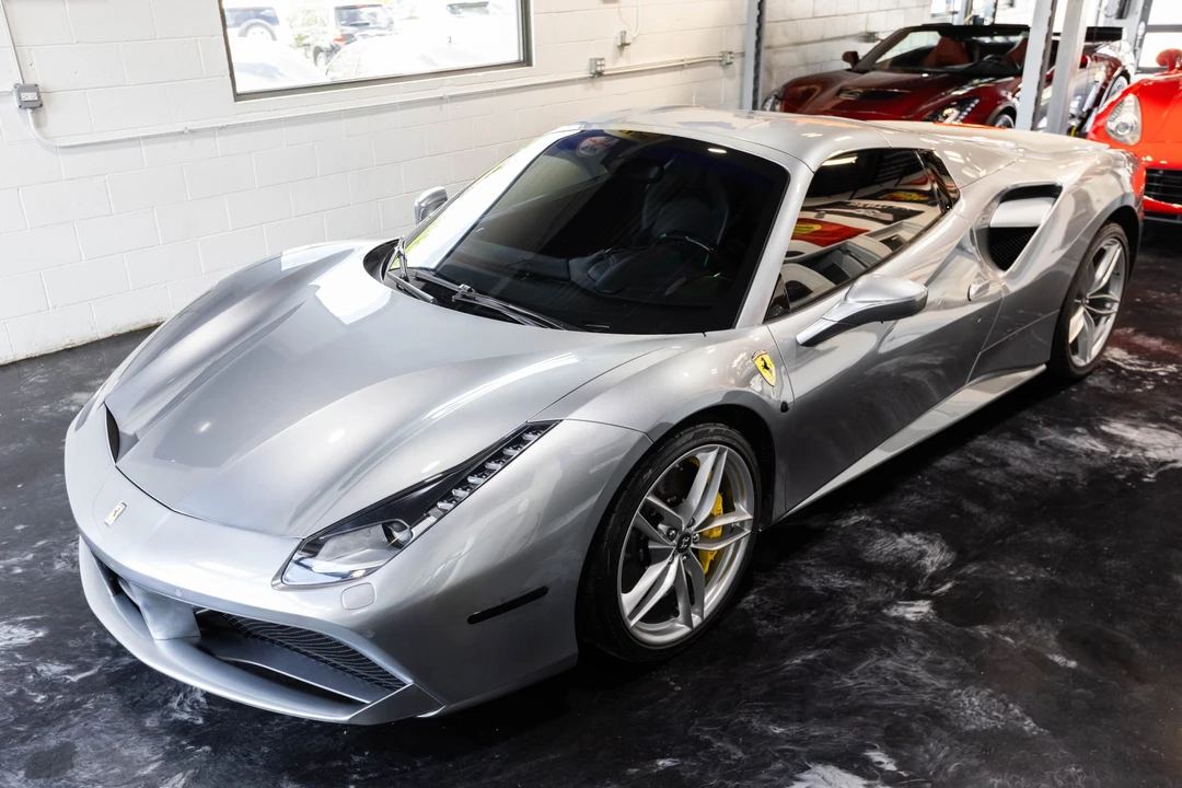2017 Ferrari - Image 13 of 31