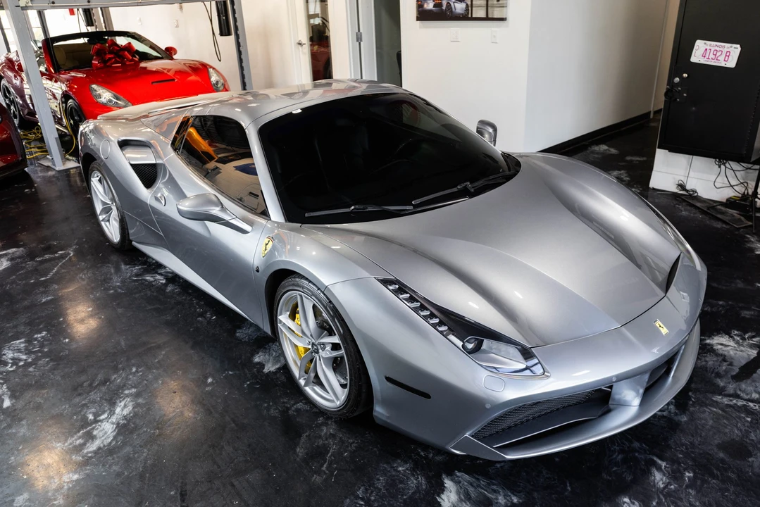 2017 Ferrari - Image 14 of 31