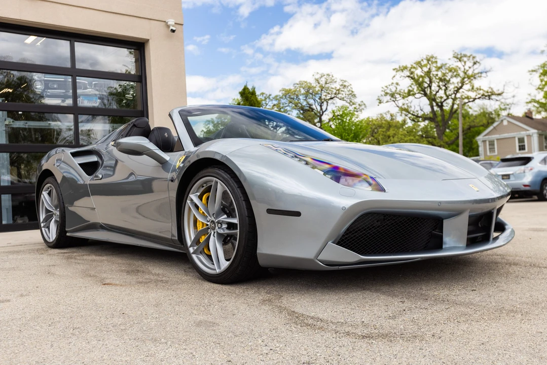 2017 Ferrari - Image 19 of 31