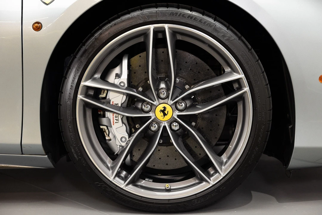 2017 Ferrari 488 Spider - Image 23 of 31