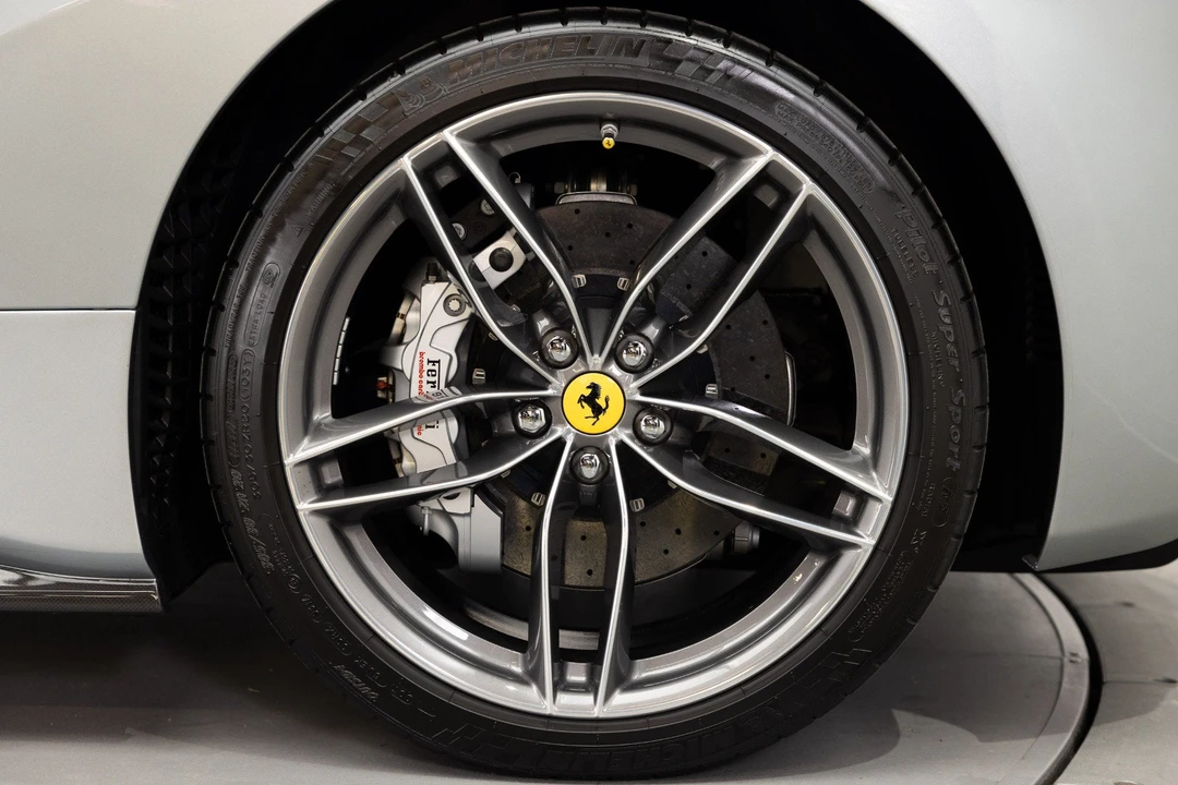 2017 Ferrari 488 Spider - Image 22 of 31