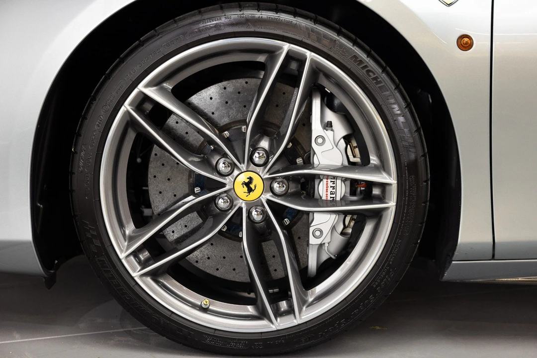 2017 Ferrari 488 Spider - Image 21 of 31