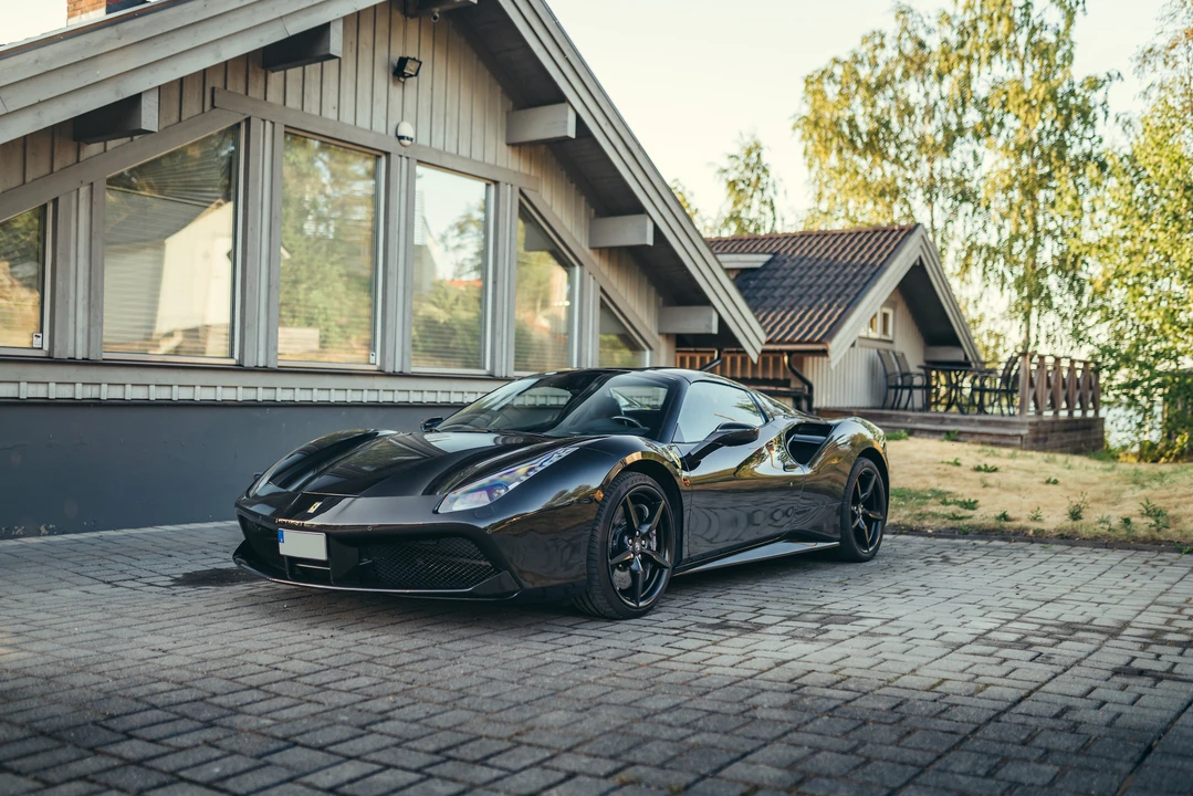2017 Ferrari 488 Spider - Image 4 of 31