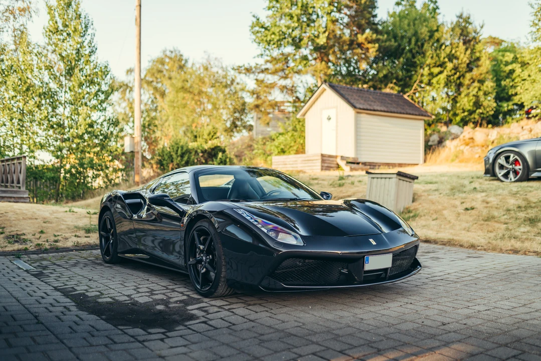 2017 Ferrari 488 Spider - Image 10 of 31