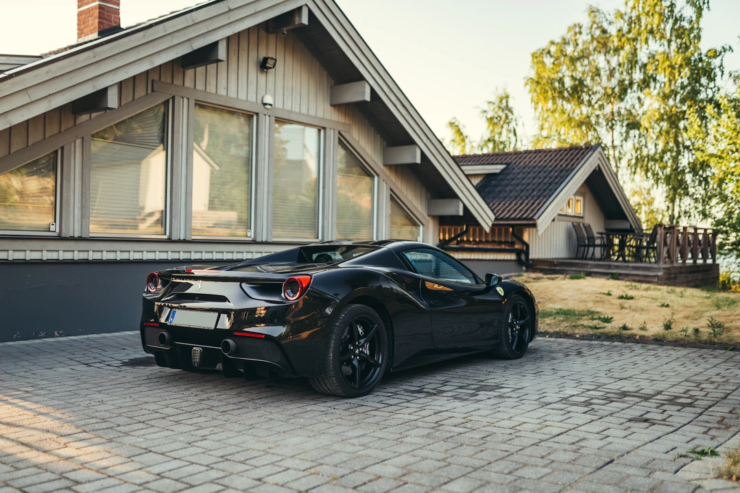 2017 Ferrari 488 Spider - Image 11 of 31