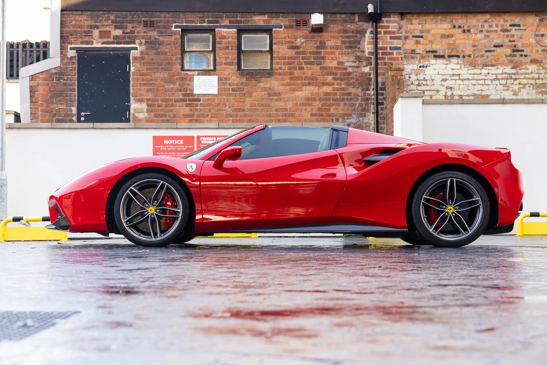 2017 Ferrari 488 Spider - Image 5 of 31