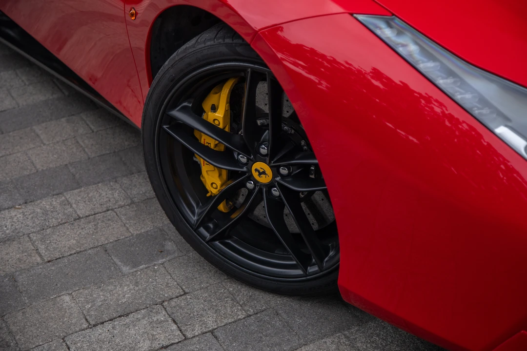 2017 Ferrari 488 Spider - Image 14 of 31