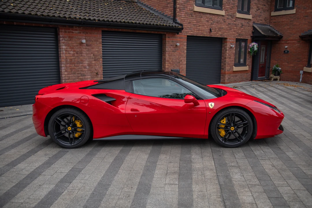 2017 Ferrari 488 Spider - Image 8 of 31