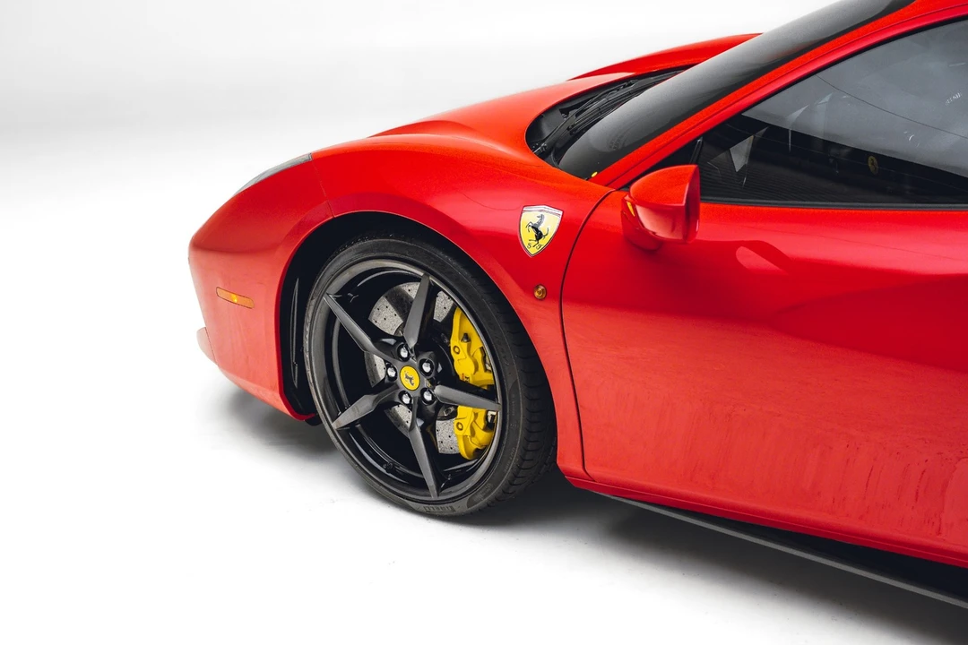 2017 Ferrari 488 - Image 16 of 31