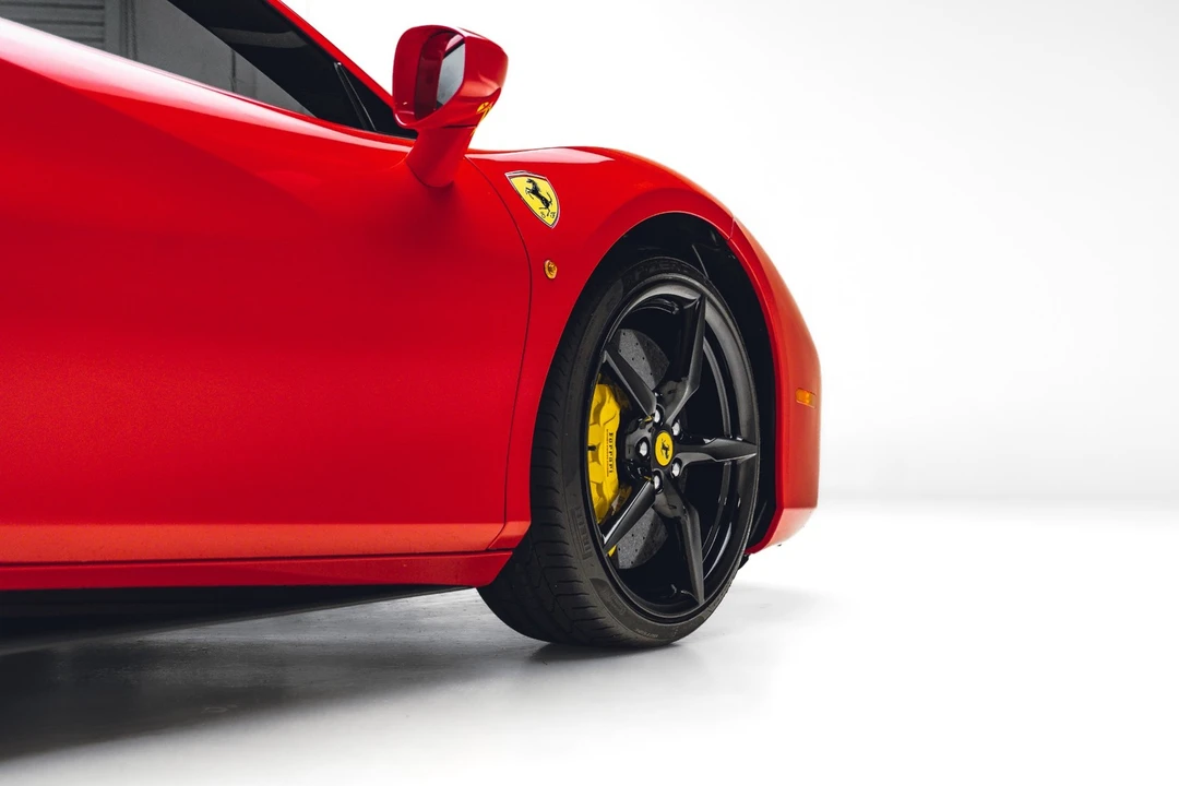 2017 Ferrari 488 - Image 19 of 31