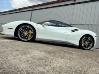 2017 Ferrari 488 - Image 4 of 12