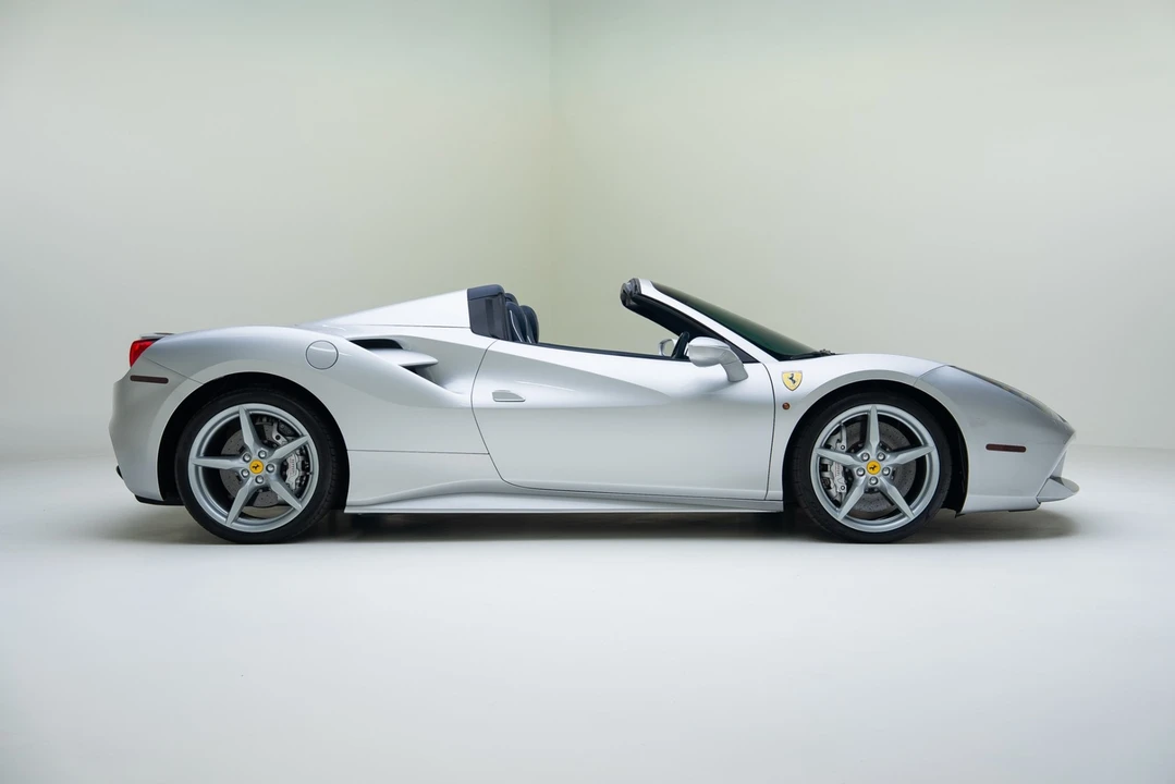 2017 Ferrari 488 - Image 4 of 21