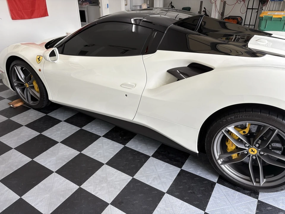 2017 Ferrari 488 - Image 5 of 21