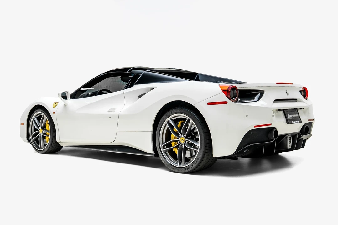 2017 Ferrari 488 - Image 7 of 31