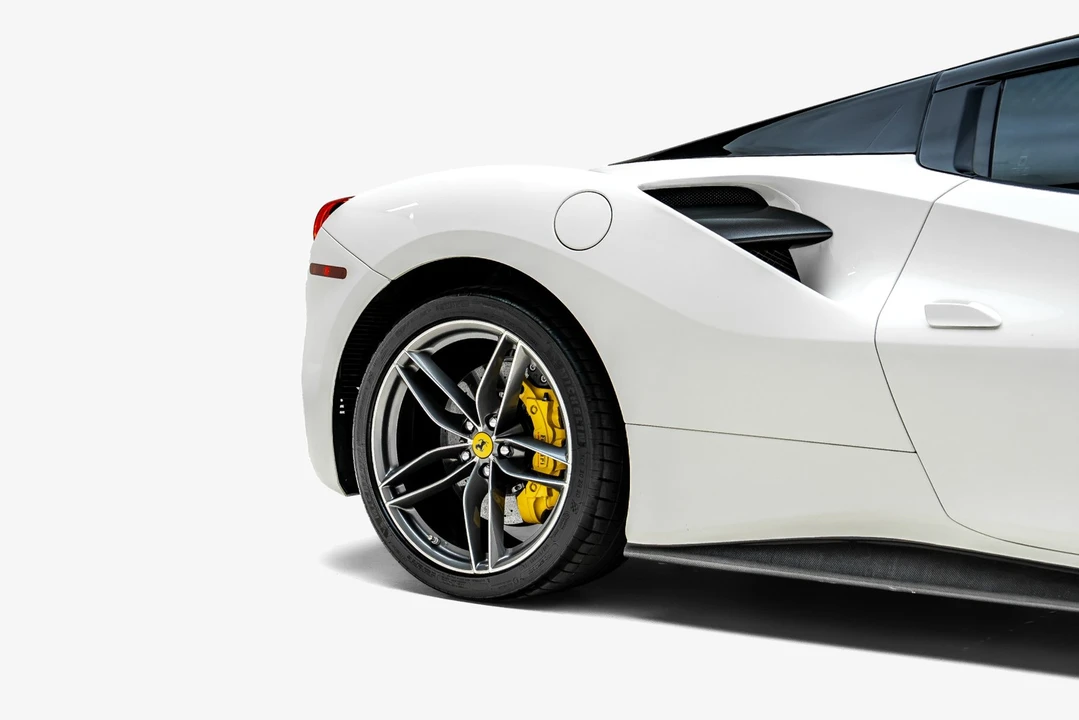 2017 Ferrari 488 - Image 23 of 31