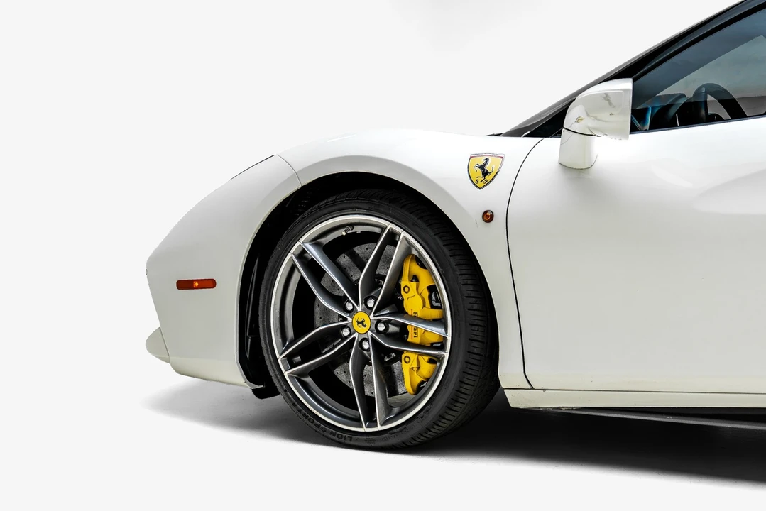 2017 Ferrari 488 - Image 27 of 31