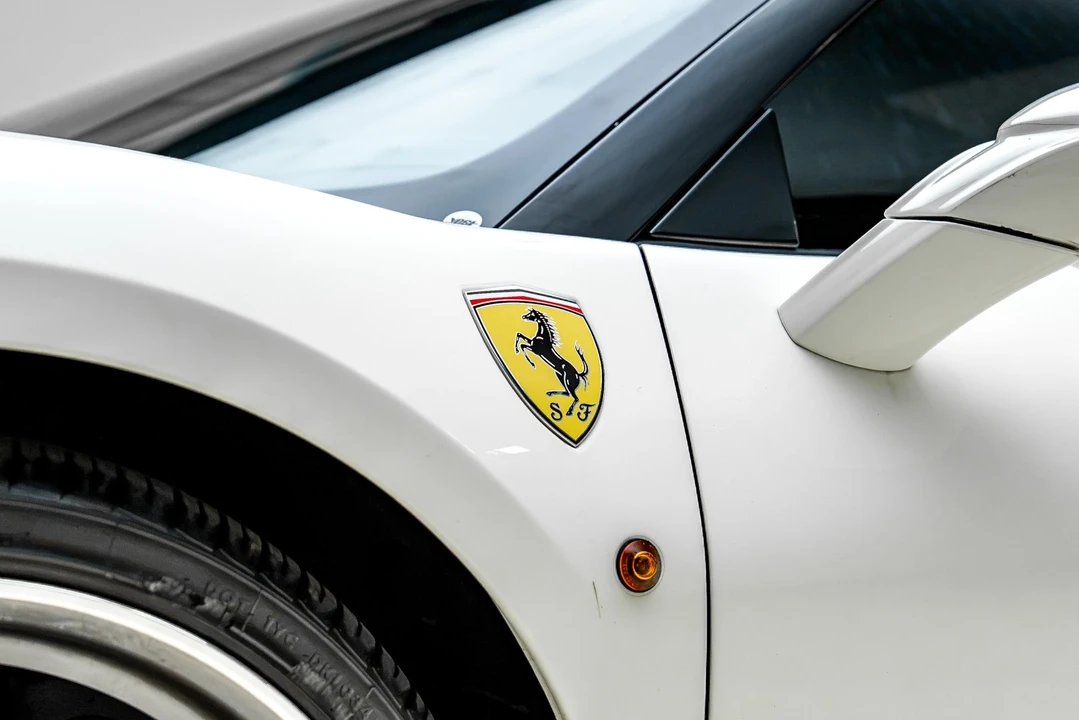 2017 Ferrari 488 - Image 25 of 31