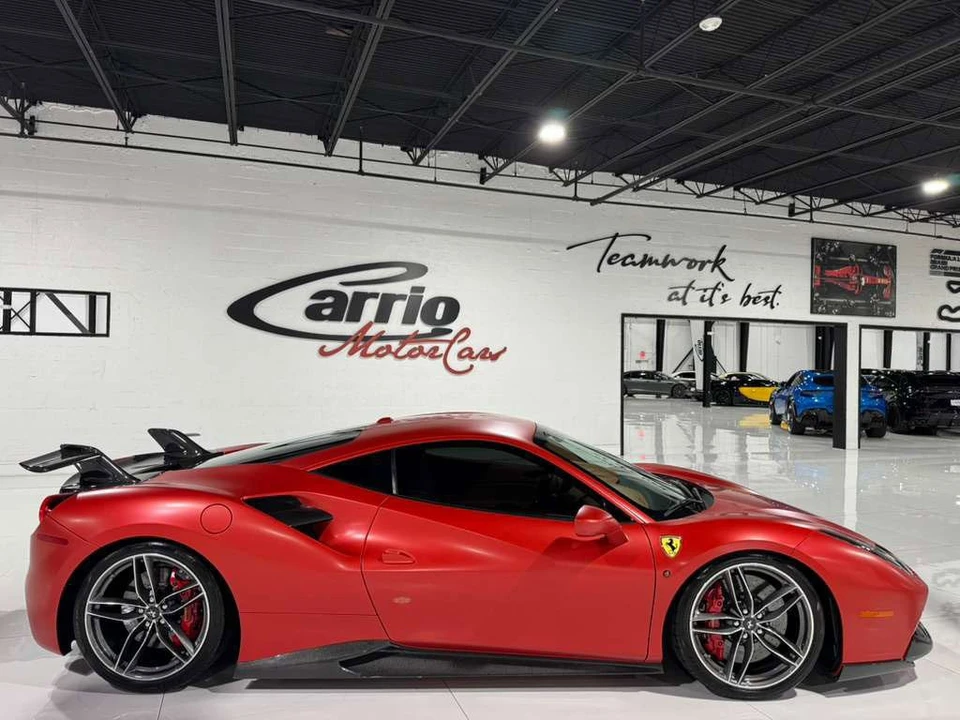 2017 Ferrari 488 GTB - Image 8 of 12