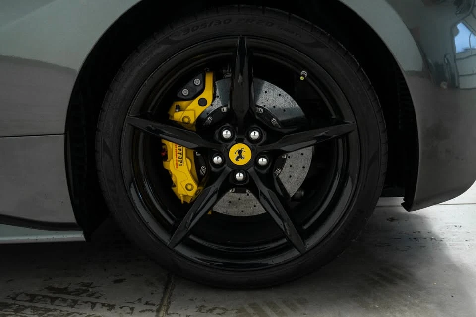 2017 Ferrari 488 GTB - Image 9 of 19