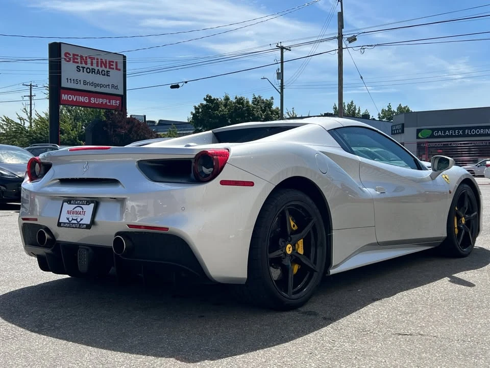 2017 Ferrari 488 Spider - Image 5 of 19