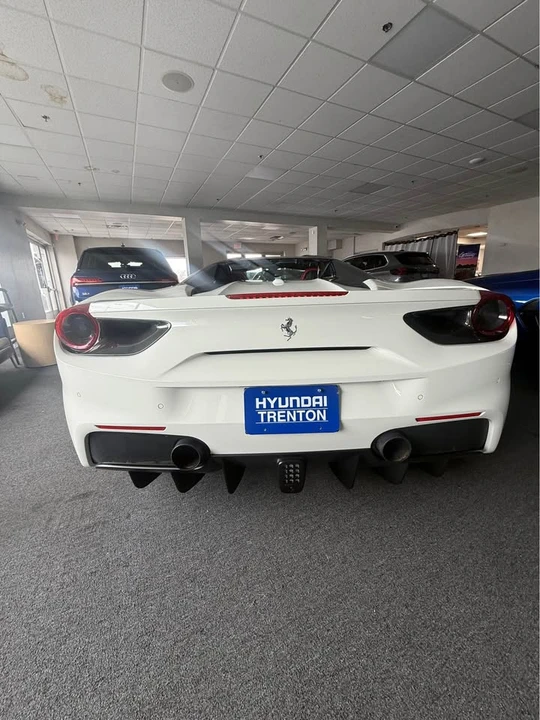 2017 Ferrari 488 Spider - Image 9 of 10