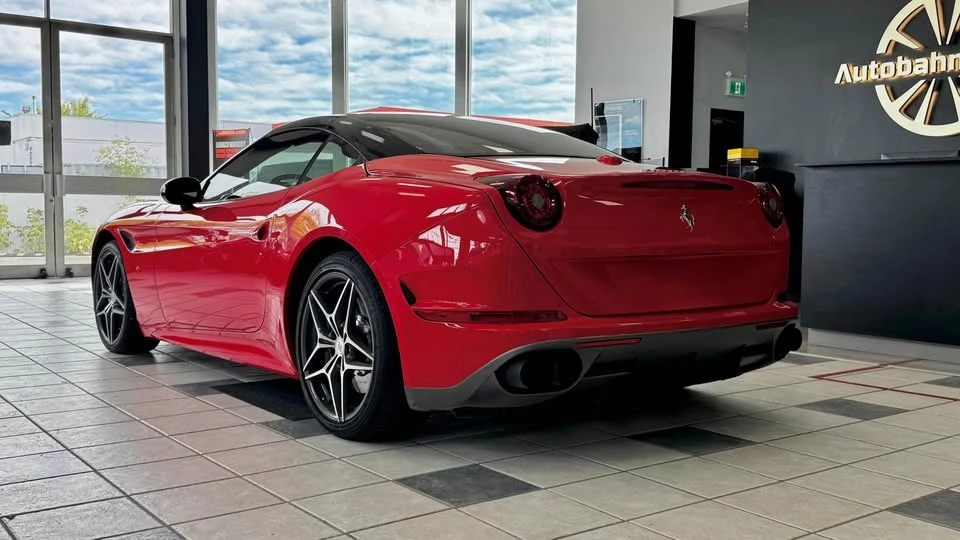 2017 Ferrari California T - Image 5 of 20