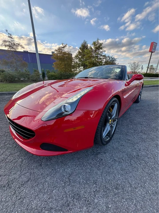 2017 Ferrari California T - Image 8 of 9