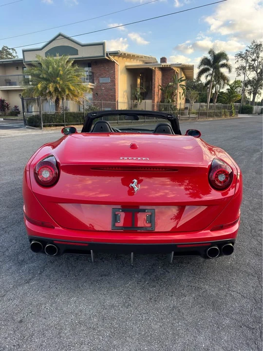 2017 Ferrari California T - Image 4 of 9